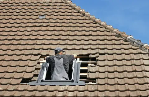 Pose de velux à Montjoire